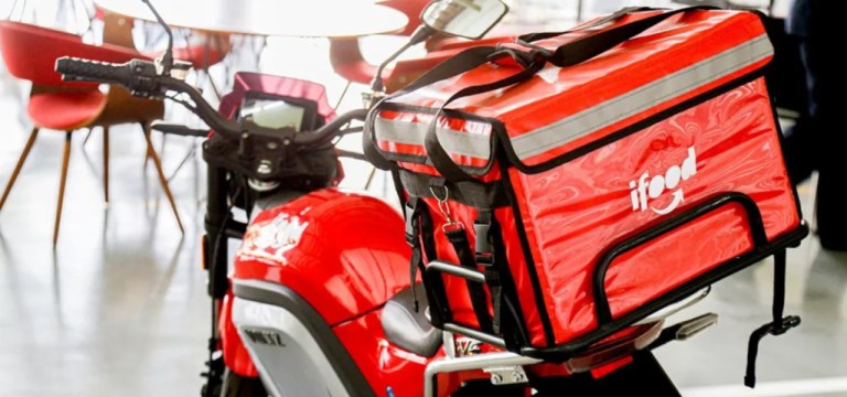 Motocicleta de entregador do iFood