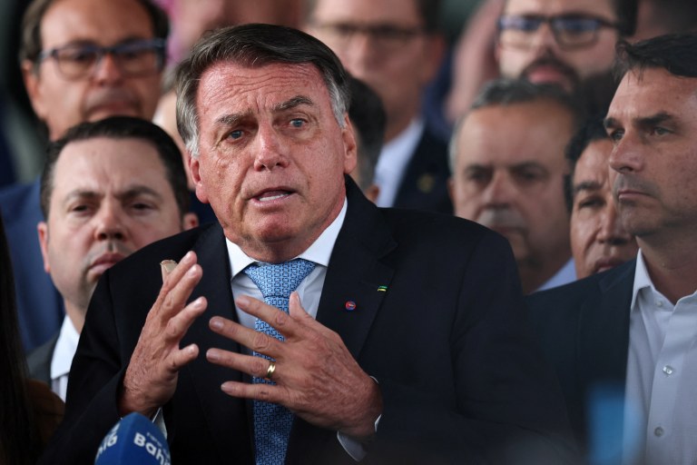 Jair Bolsonaro faz declaração à imprensa em Brasília - 26/03/2025