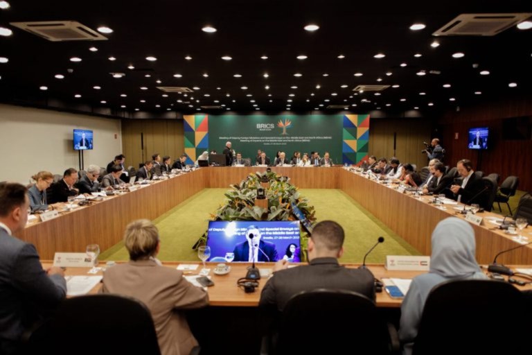Segundo dia de reuniões  de especialistas, vice-ministros e enviados especiais do BRICS para o Oriente Médio e Norte da África