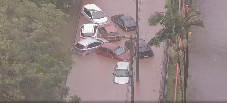 Alagamento na cidade de Santo André, na Grande São Paulo