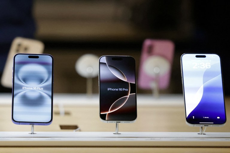 iPhones em loja da Apple em Nova York - 16/10/2024