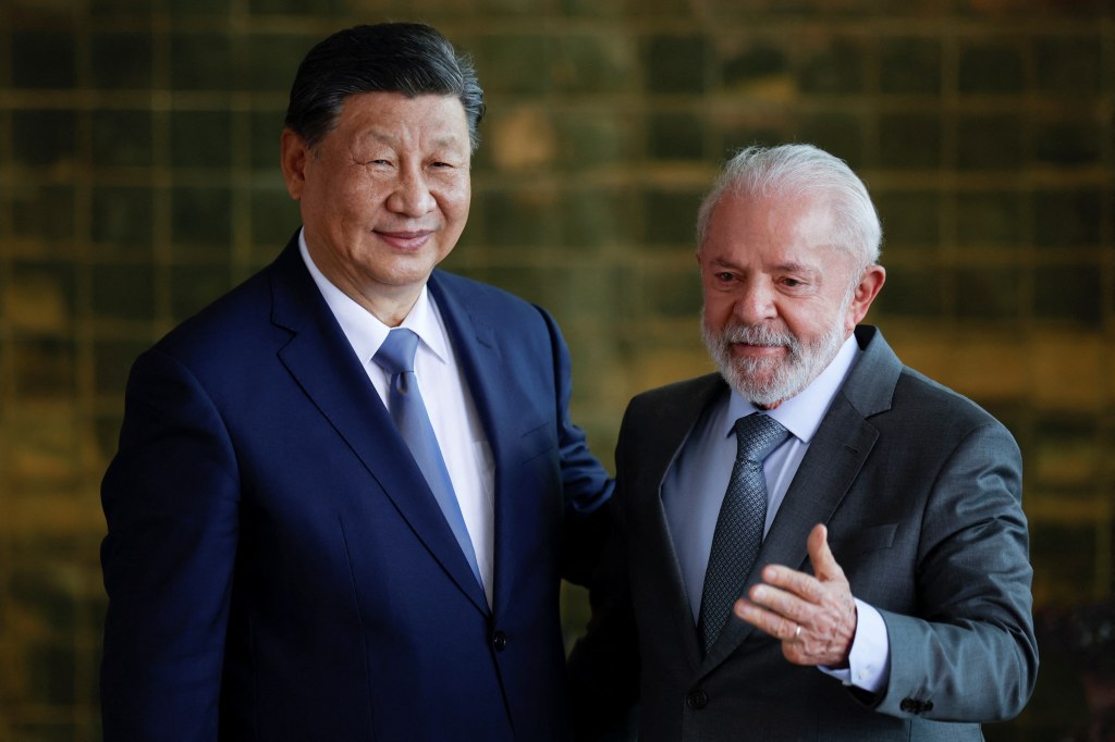 Brasil e China devem ter aliança estratégica no colapso da ordem neoliberal