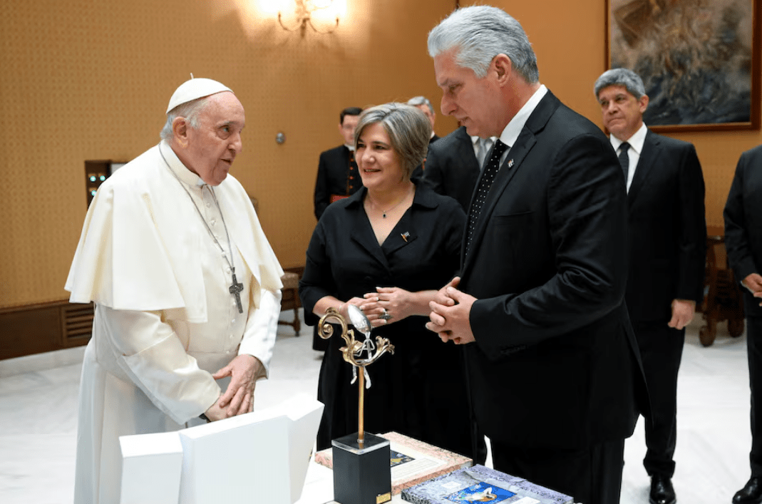 Papa Francisco se encontra com o presidente cubano Miguel Diaz-Canel no Vaticano - 20 de junho de 2023