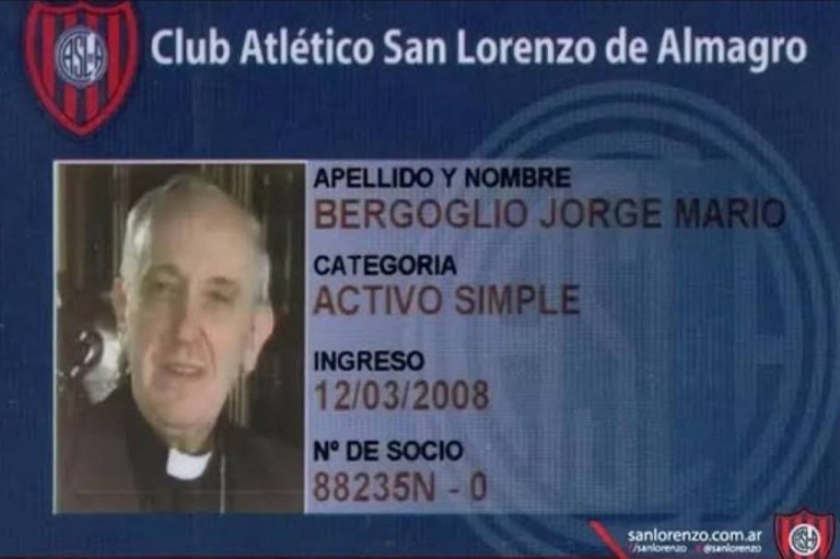 Carteirinha de sócio do clube argentino San Lorenzo, de Jorge Mario Bergoglio, o papa Fracisco