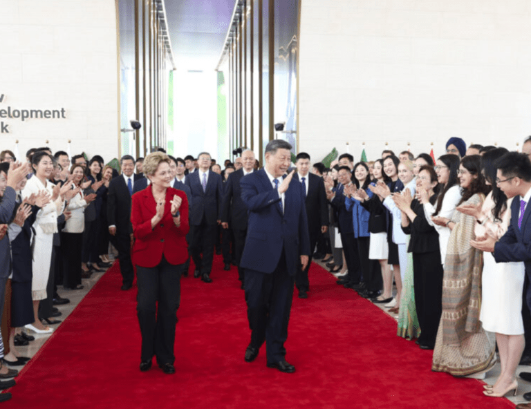 Dilma e Xi Jinping, na sede do NDB