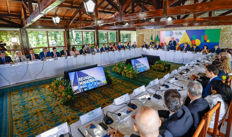 Presidente Lula durante reunião com ministros e integrantes do governo