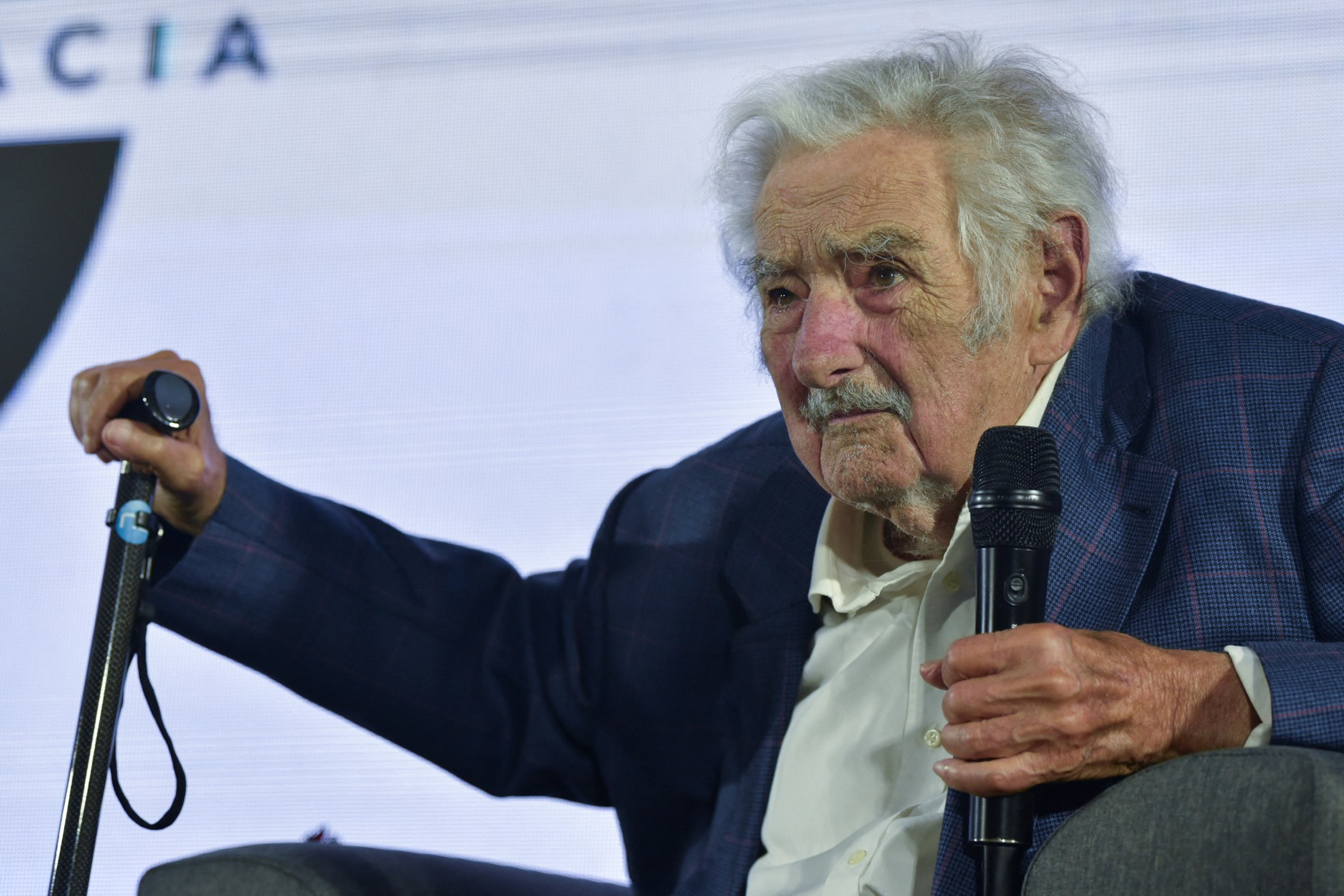 Ex-presidente do Uruguai José "Pepe" Mujica participa de evento que marcou 40 anos de democracia no país, em Montevidéu - 27/03/2025