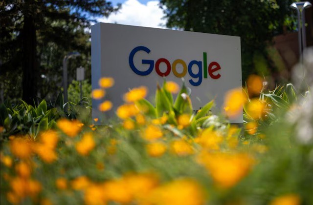 Um logotipo do Google é visto em uma instalação de pesquisa da empresa em Mountain View, Califórnia, EUA, em 13 de maio de 2025