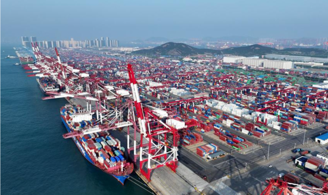 Porto de Qingdao, província chinesa de Shandong