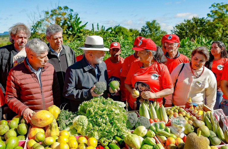 Lula com outras lideranças do campo no Paraná