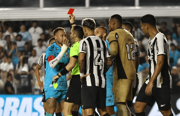 Neymar recebe cartão vermelho