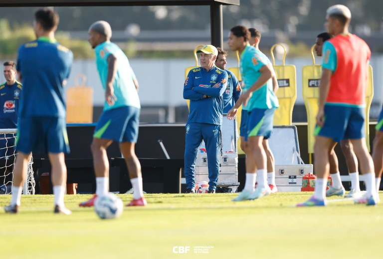 Carlo Ancelotti comanda primeiro treino na Seleção Brasileira