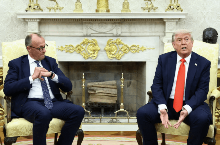 O presidente dos EUA, Donald Trump, encontra-se com o chanceler alemão, Friedrich Merz, na Casa Branca, em Washington, DC, EUA, em 5 de junho de 2025
