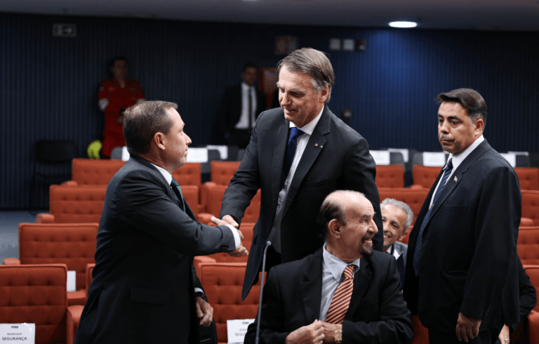 Mauro Cid e Jair Bolsonaro no STF - 09/06/2025