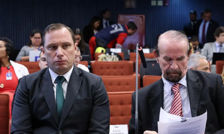 Mauro Cid e advogado - 09/06/2025