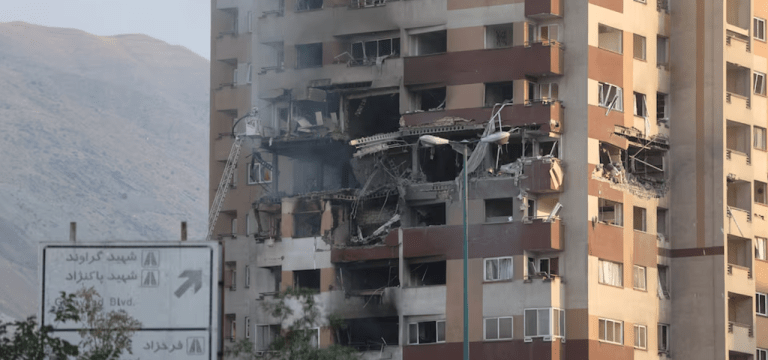 Prédio bombardeado em Teerã, Irã