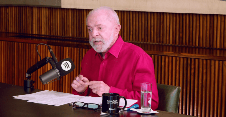 Presidente Lula concede entrevista ao podcast Mano a Mano