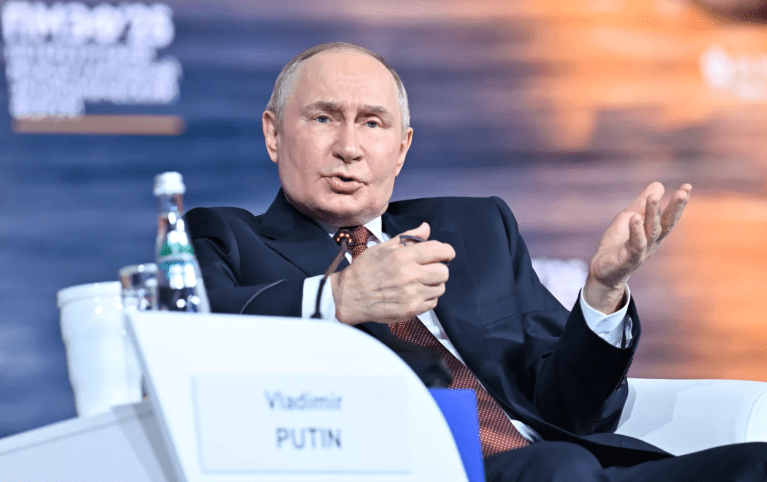 Putin no fórum de São Petersburgo