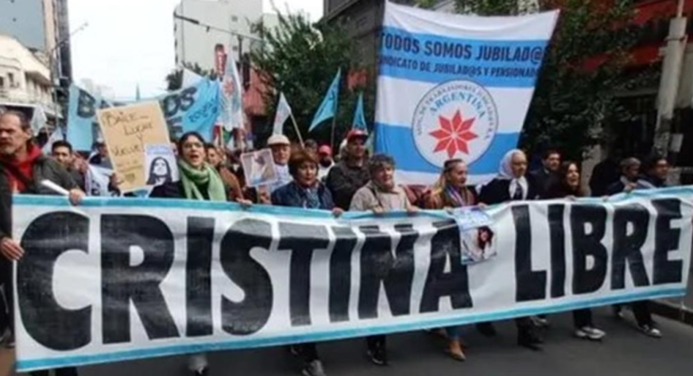 Argentinos vão às ruas pela libertação de Cristina Kirchner