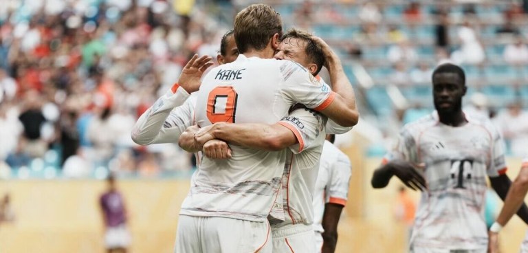 Harry Kane comemora gol marcado contra o Flamengo