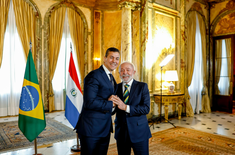Presidentes do Paraguai e do Brasil, Santiago Peña e Luiz Inácio Lula da Silva, em Buenos Aires, Argentina - 03/07/2025