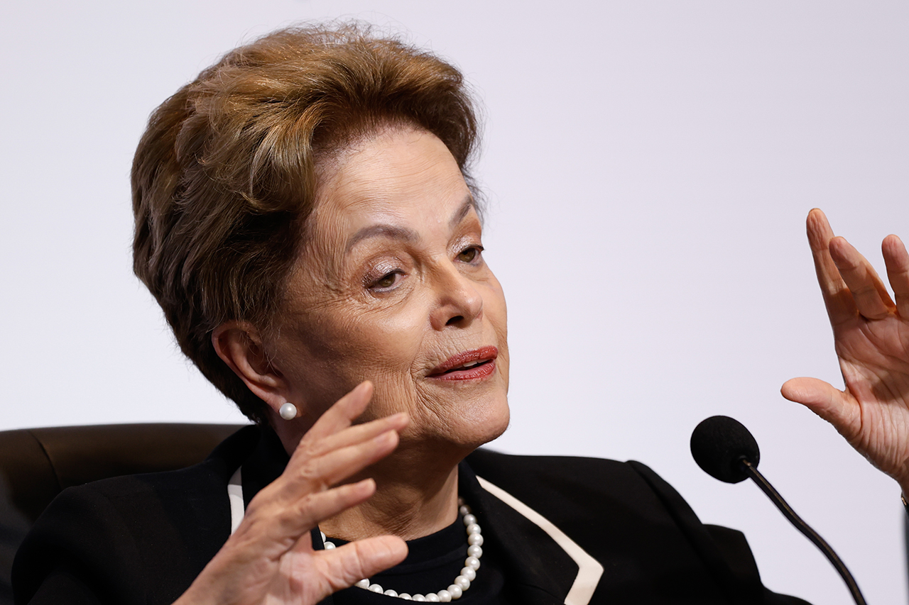 A presidenta do Novo Banco de Desenvolvimento (NDB), formado por membros do Brics, Dilma Rousseff, faz pronunciamento à imprensa com a diretoria durante o 10° Encontro Anual, em Copacabana (RJ)