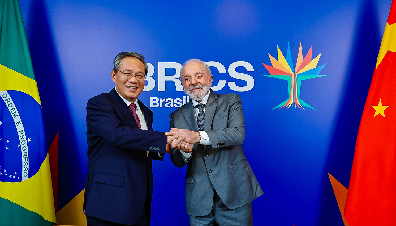 Primeiro-Ministro da República Popular da China, Li Qiang e o Presidente da República, Luiz Inácio Lula da Silva, durante reunião bilateral, no Forte de Copacabana. Rio de Janeiro - RJ