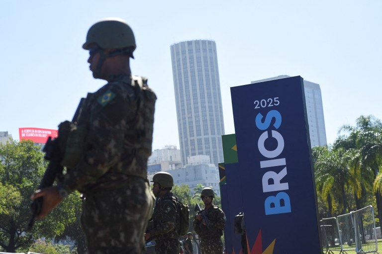 Soldados de guarda no local que recebe a Cúpula do BRICS no Rio de Janeiro - 05/07/2025