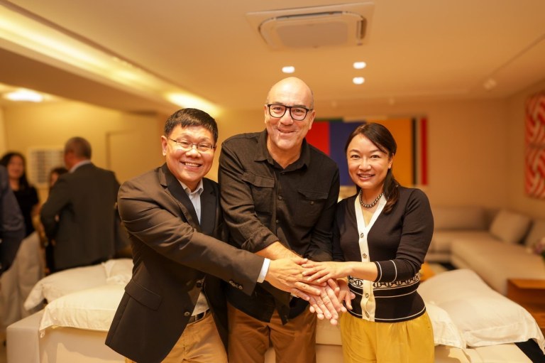 Li Bo, Leonardo Attuch e Helen Han