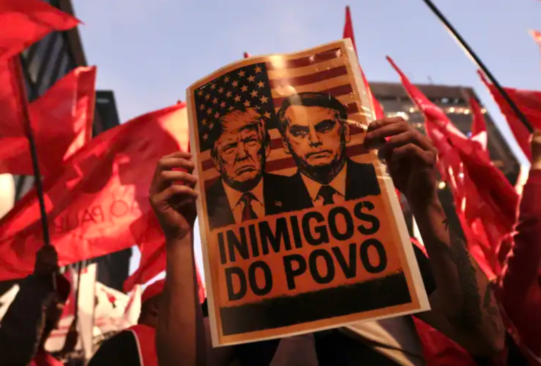 Donald Trump e Jair Bolsonaro foram alvos dos manifestantes