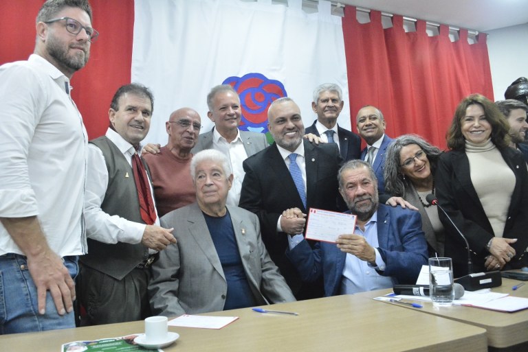 Filiação de Roberto Requião ao PDT