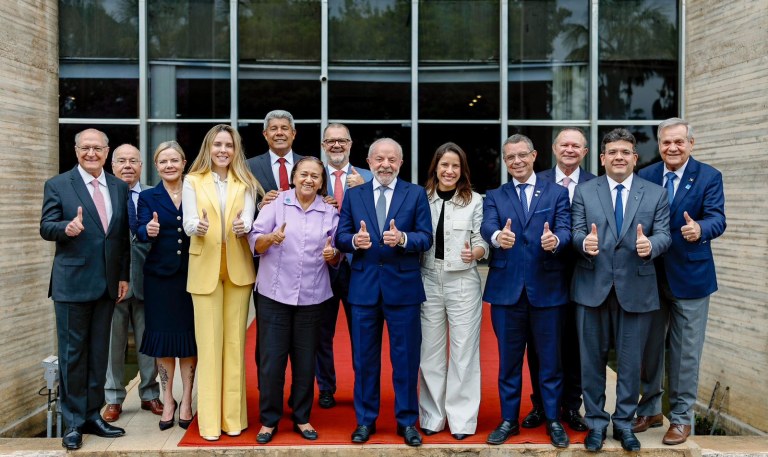Governadores de estados nordestinos com o presidente Lula