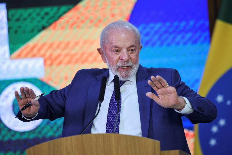 O presidente Lula durante cerimônia de anúncio de medidas para ajudar empresas afetadas por tarifaço dos EUA - 13/08/2025
