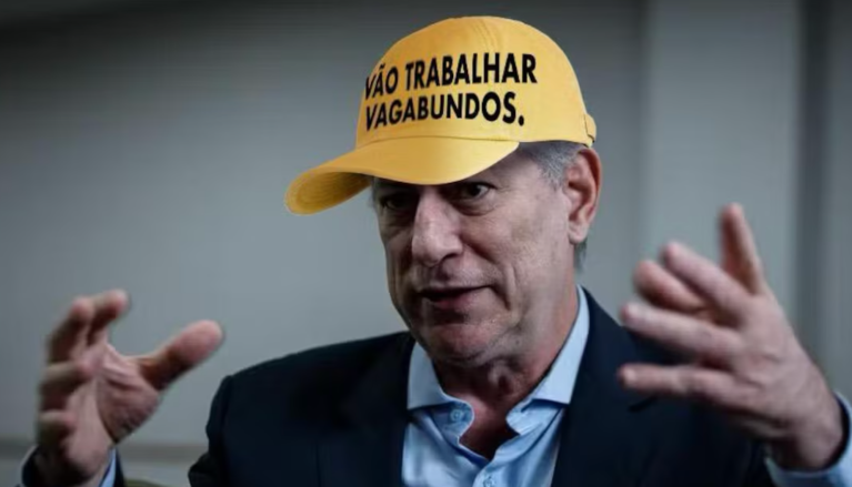 Ciro Gomes com seu boné