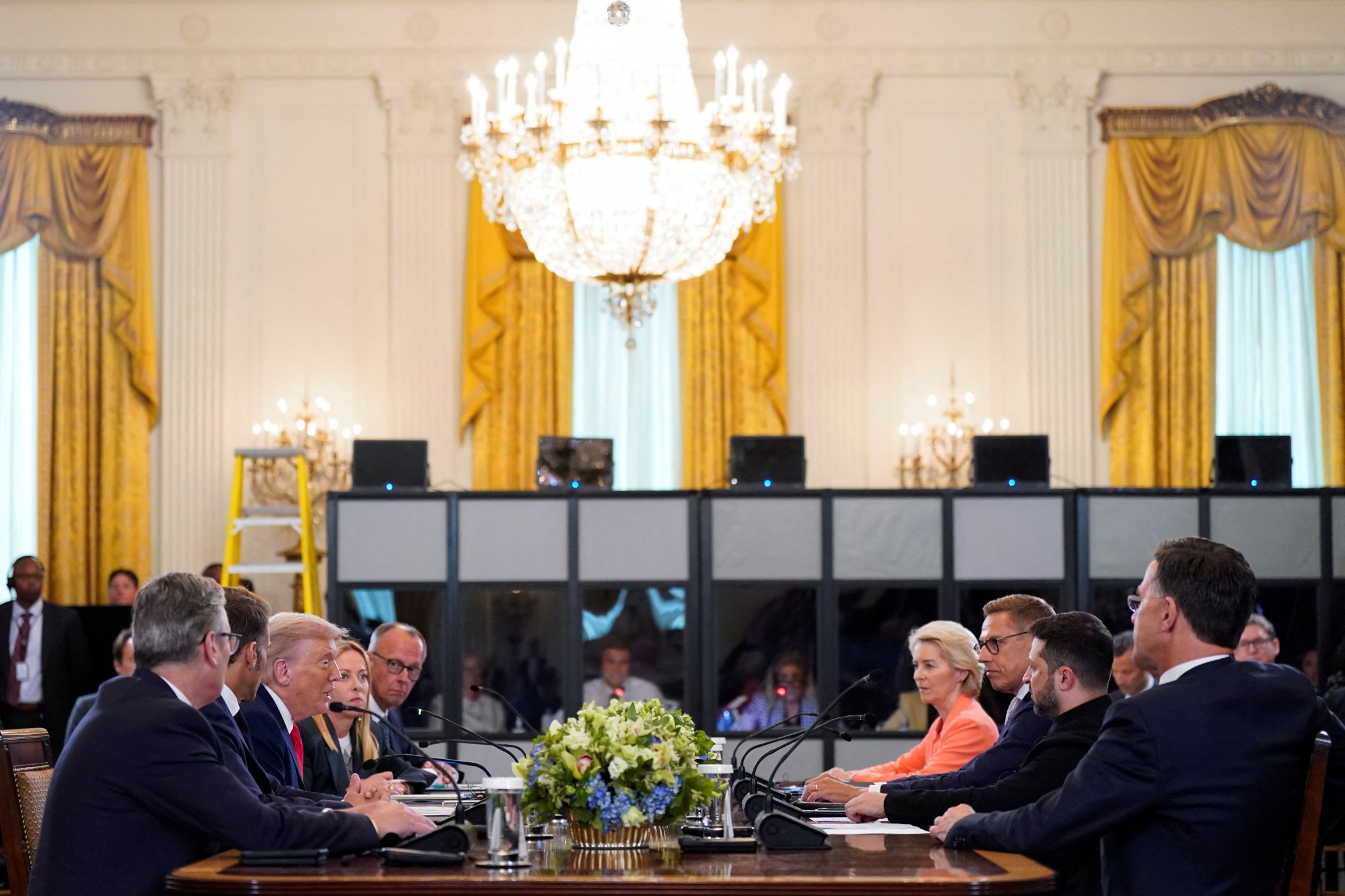 Trump se reúne com Zelensky e líderes europeus na Casa Branca - 18/08/2025