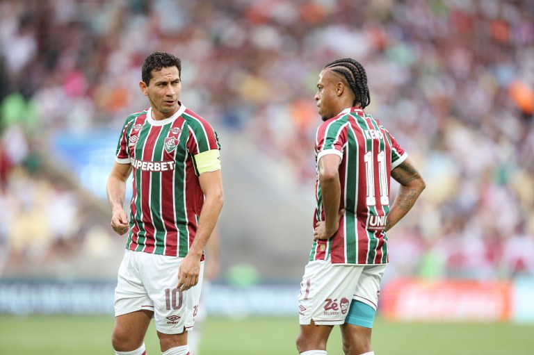 Fluminense enfrenta o Fortaleza esta noite no Maracanã pela 20ª rodada do Campeonato Brasileiro 2025