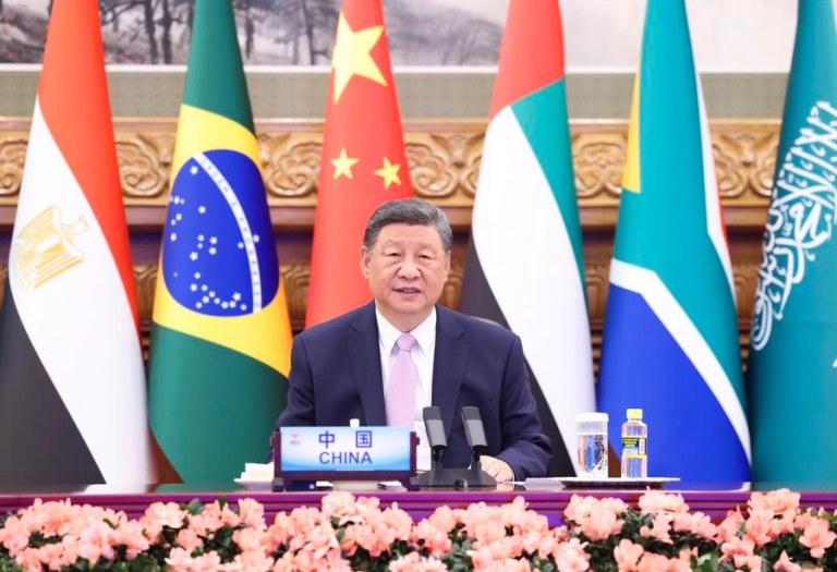 (Multimídia) Xi faz três propostas na cúpula virtual do BRICS para fortalecer solidariedade e promover cooperação