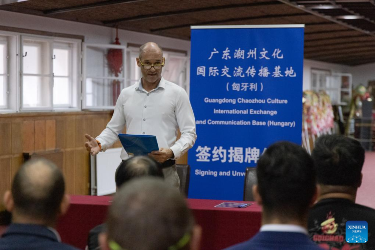 Tambores de Chaozhou e Wushu despertam nova vitalidade em Budapeste