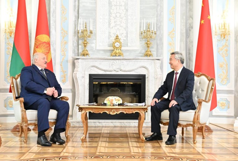 Alto funcionário do PCCh faz visita oficial de boa vontade a Belarus