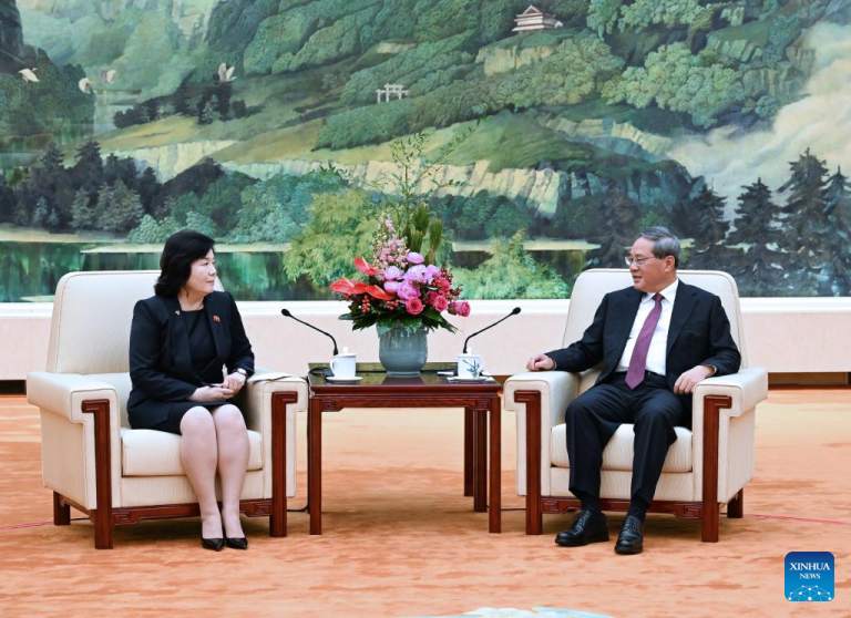Premiê chinês reúne-se com chanceler da RPDC