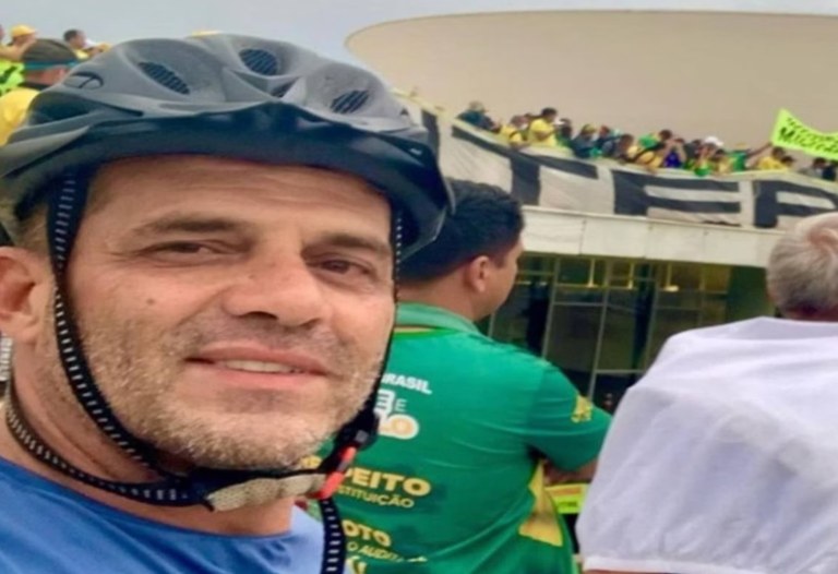 Filho de idosa que agrediu cuidadora tem processo por tráfico, participou do 8 de janeiro e já recebeu homenagem no Senado