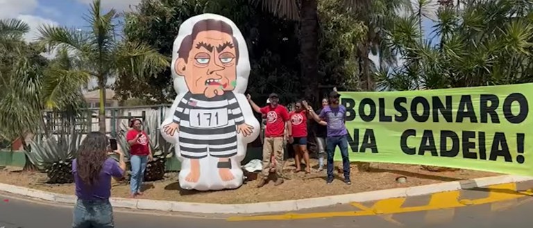 Ato contrário a Jair Bolsonaro