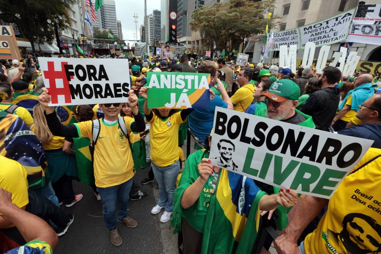São Paulo (SP), 07/09/2025 - Pessoas participam do evento "Reaja Brasil", na Avenida Paulista