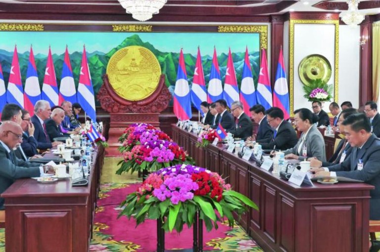 Díaz-Canel se reúne com a alta direção da República Democrática Popular do Laos