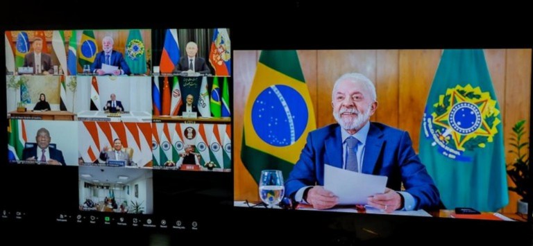 O presidente Lula durante o encontro virtual com líderes do BRICS: em defesa do multilateralismo.