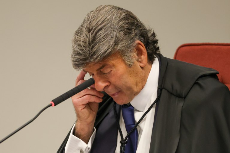 Brasília (DF) 10/09/2025 - O ministro Luiz Fux chega para proferir seu voto na Primeira Turma do Supremo Tribunal Federal (STF) que realiza o quarto dia de julgamento dos réus do Núcleo 1 da trama golpista, formado pelo ex-presidente Jair Bolsonaro e mais sete aliados