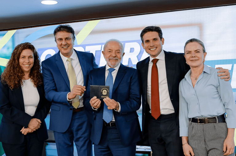 cerimônia de sanção do PL n. 41/2025, que autoriza a criação da Carteira Nacional Docente – CND, no Palácio do Planalto, Brasília – DF.