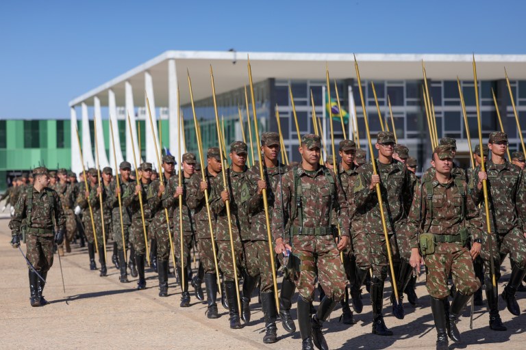 Brasília (DF) 01/08/2025 - Militares do Batalhão da Guarda Presidencial na Praça dos Três Poderes, durante a abertura do ano judiciário no STF