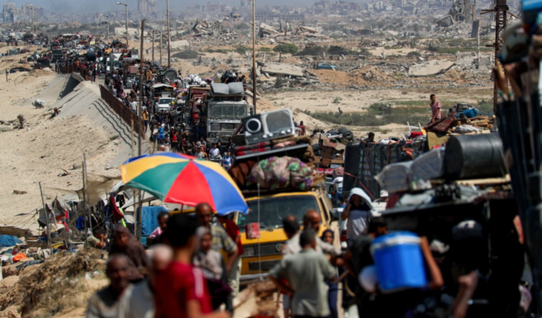 Palestinos deixam a Cidade de Gaza