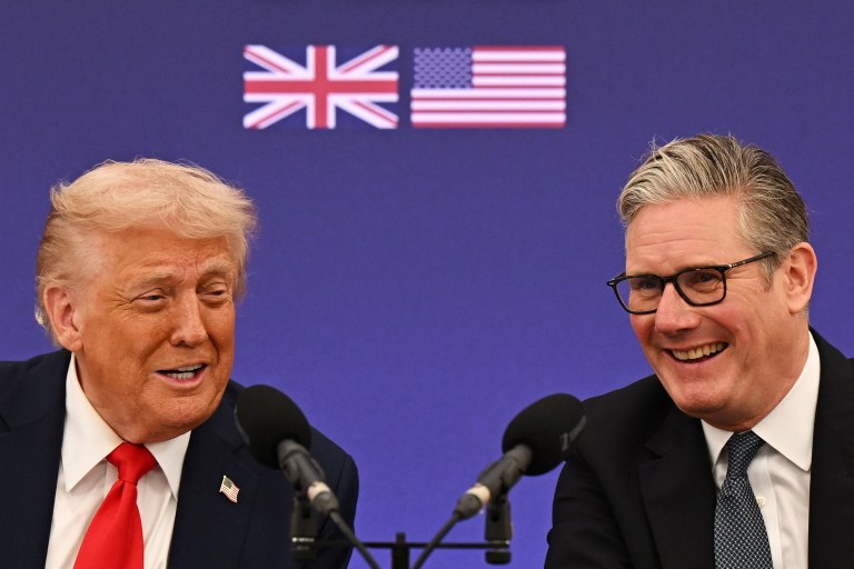 O presidente dos Estados Unidos, Donald Trump, e o primeiro-ministro do Reino Unido, Keir Starmer, em Aylesbury, no Reino Unido - 18/9/2025